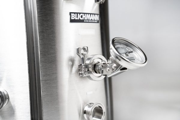 Tri-clamp BrewMometer assembly.
