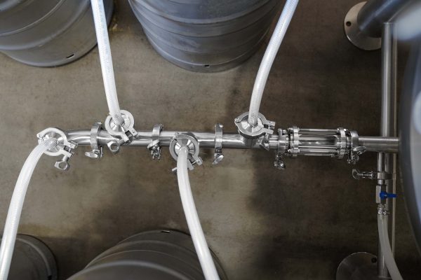 4 feet of hose per keg connection for easy setup.