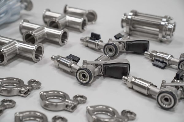 Features a full stainless steel body and probe, resistant to chemicals, and won't wear down or chip away like chrome-plated brass.